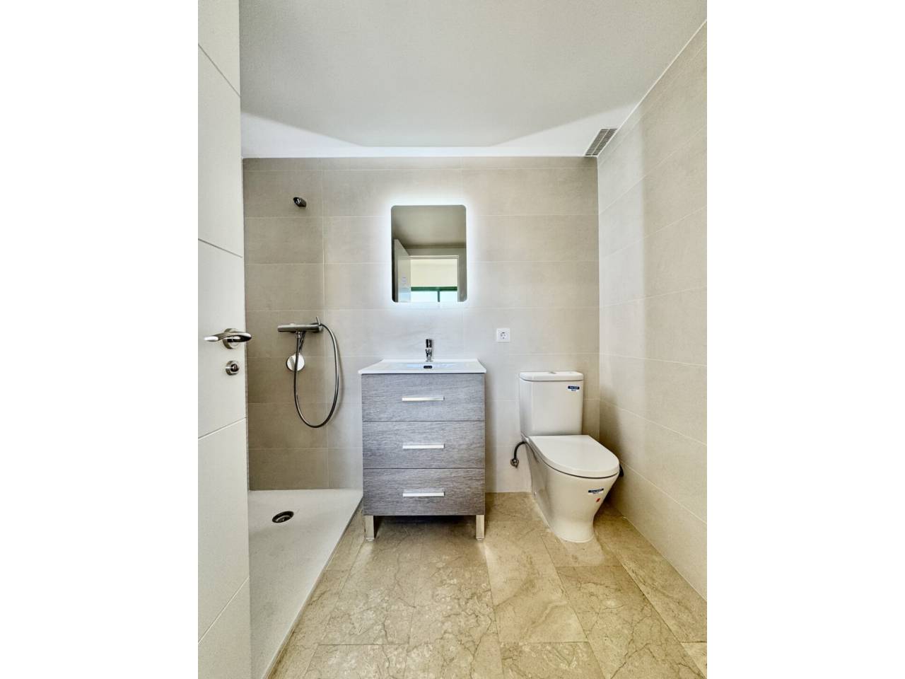 chalet-adosado en andratx · el-camp-de-mar 2200.00€