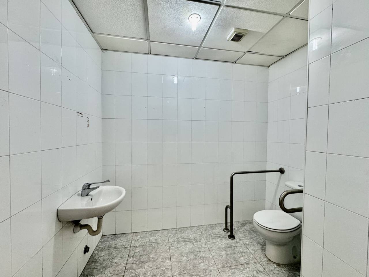 locales-comerciales en palma-de-mallorca · passeig-maritim 1500.00€