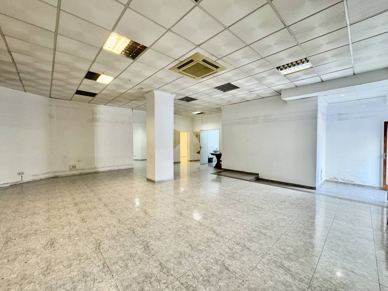 locales-comerciales en palma-de-mallorca · passeig-maritim 1500.00€