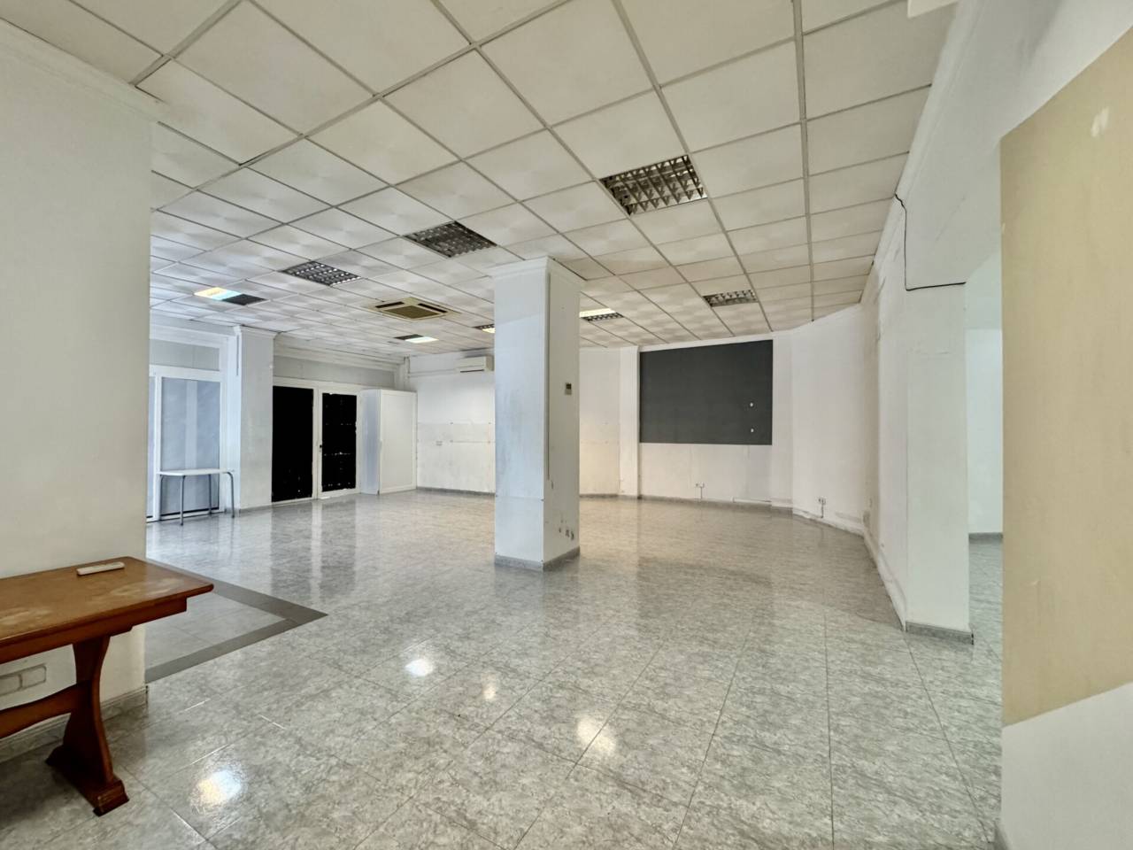 locales-comerciales en palma-de-mallorca · passeig-maritim 1500.00€