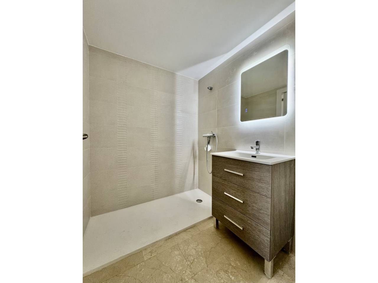 chalet-adosado en andratx · el-camp-de-mar 2200.00€