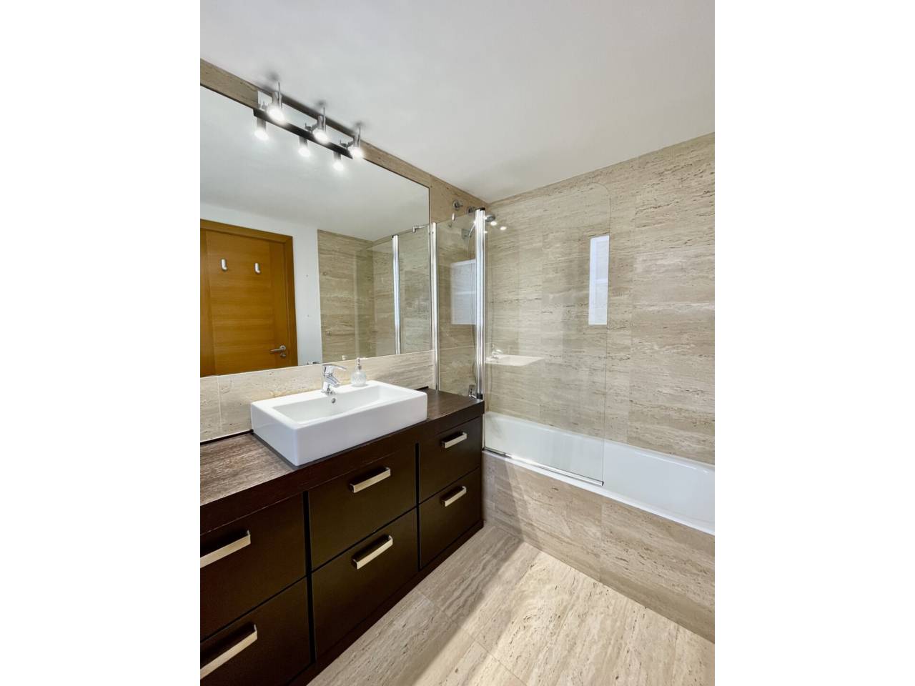 pisos en palma-de-mallorca · son-rapinya-los-almendros 2150.00€