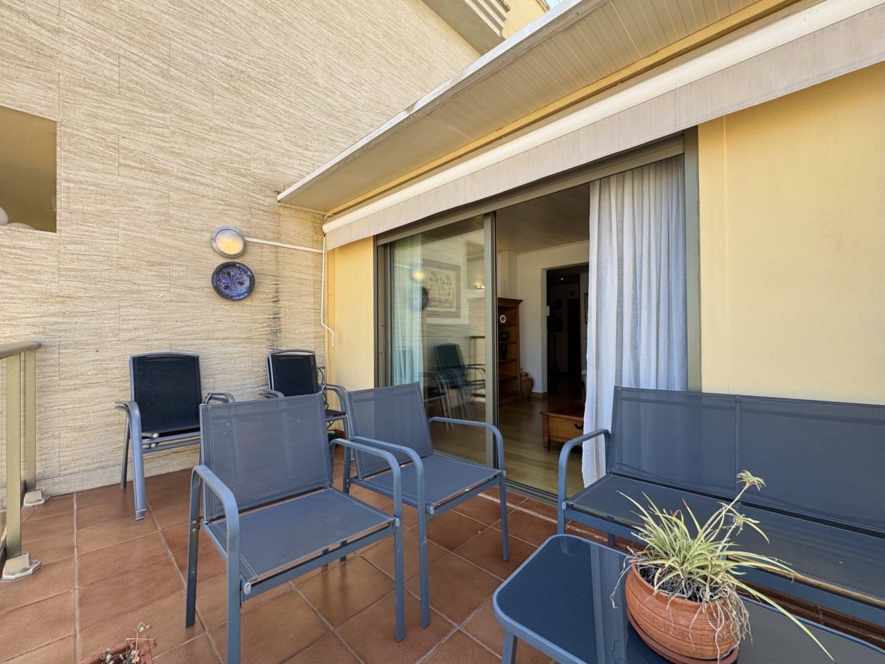 pisos en palma-de-mallorca · son-rapinya-los-almendros 2150.00€