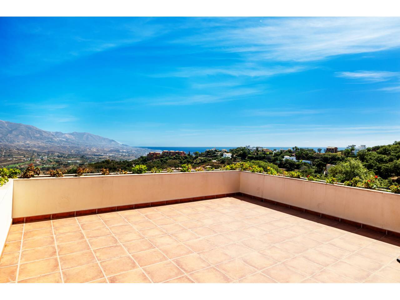 casa en ojen · ojen 2100000.00€