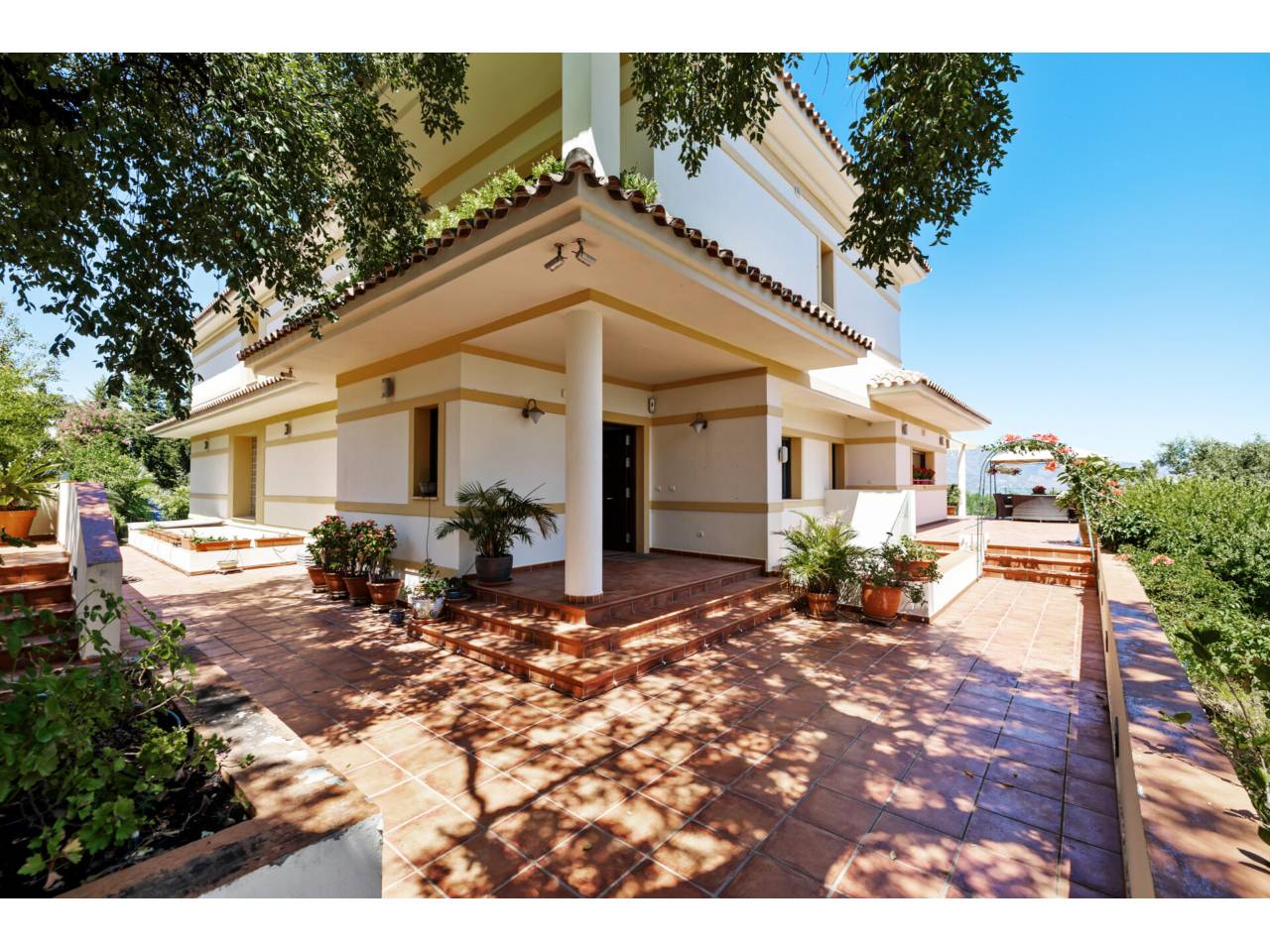 casa en ojen · ojen 2100000.00€