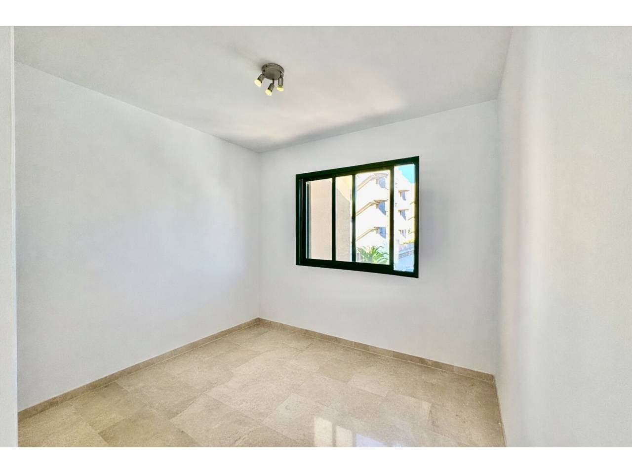 chalet-adosado en andratx · el-camp-de-mar 2095.00€