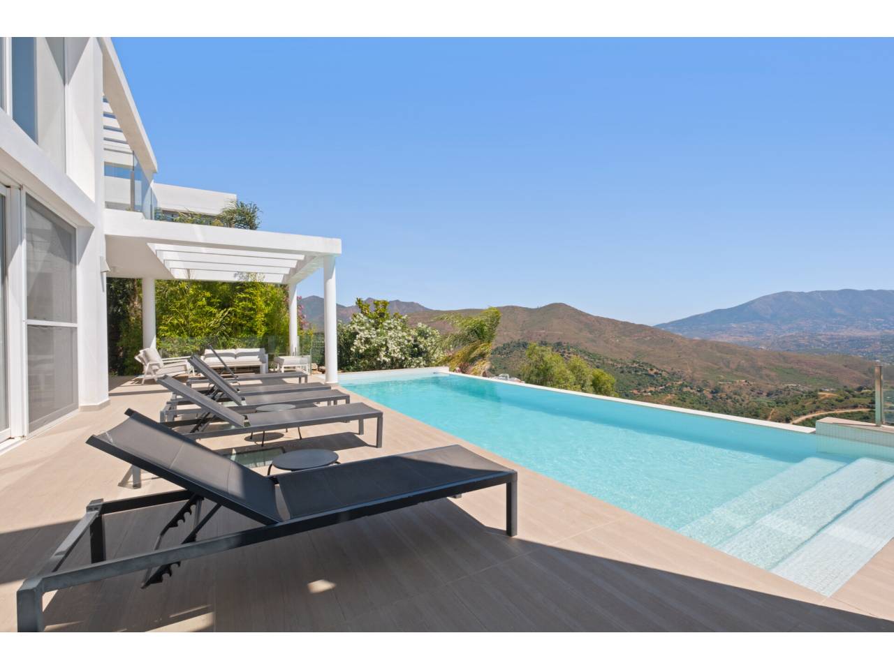 casa-unifamiliar en ojen · ojen 3300000.00€