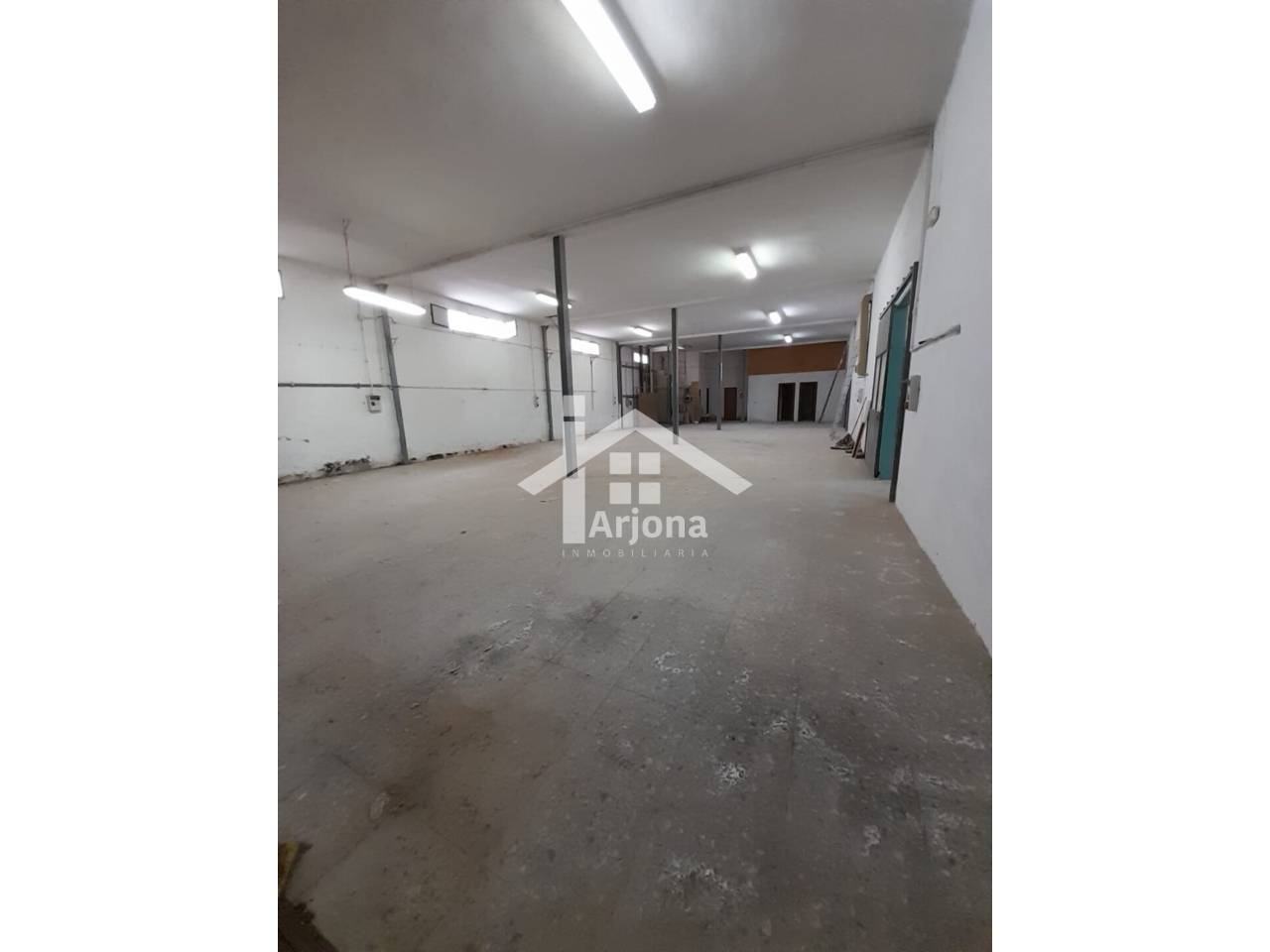nave-industrial en lucena · lucena 850.00€