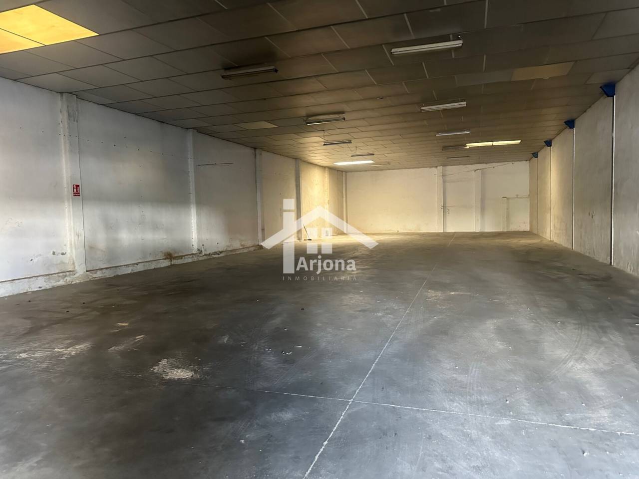 nave-comercial en lucena · lucena 500.00€