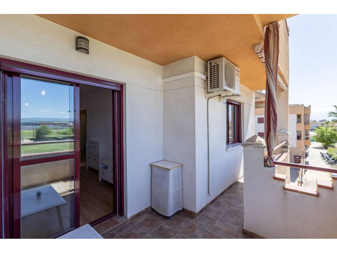 ¿Buscas comodidad, espacio y una ubicación excelente? Este piso lo tiene todo: • 3 dormitorios amplios • 2 baños moderno photo 0