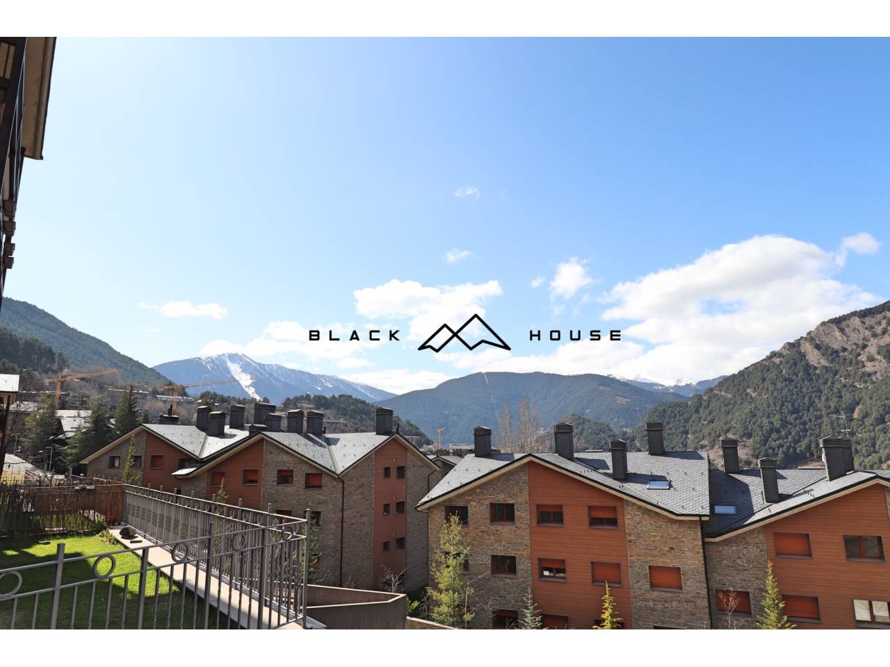 Extraordinary furnished ground floor for sale in Ordino.
