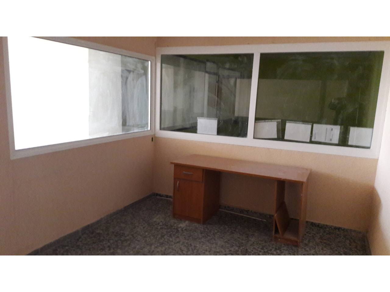 LOCAL SEDAVÍ BUENO PARA OFICINAS