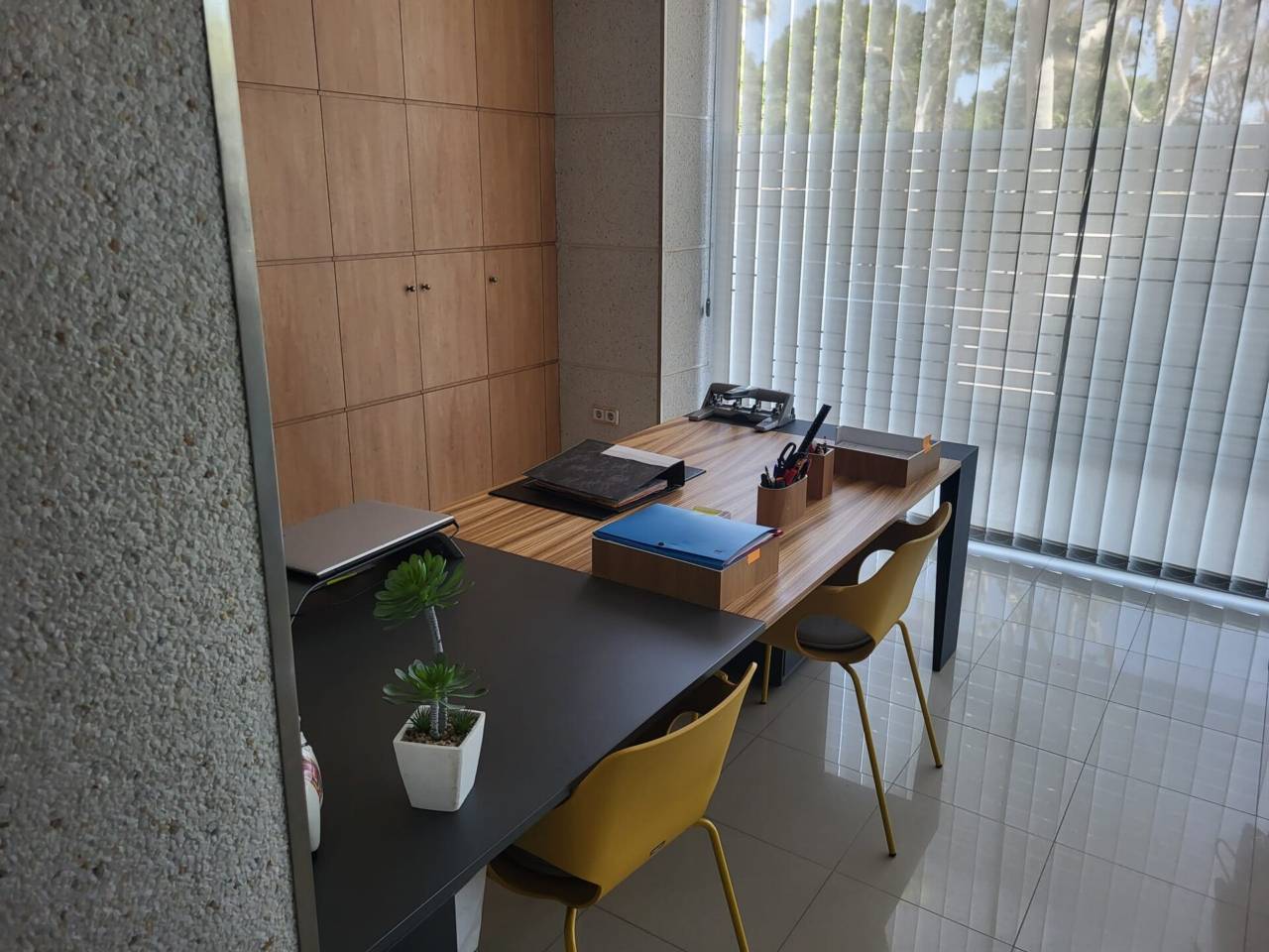 LOCAL COMERCIAL ESQUINERO
