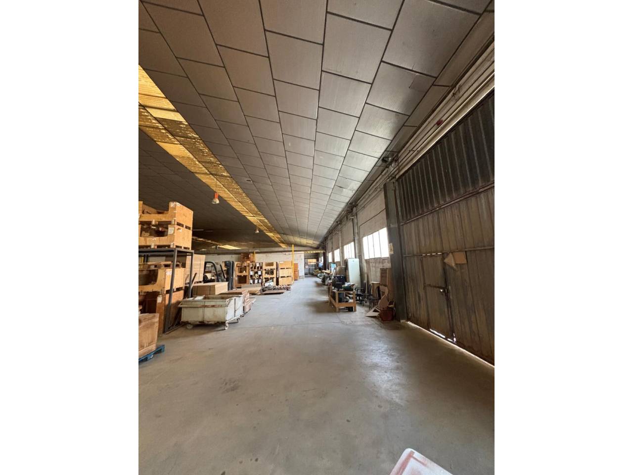 NAVE INDUSTRIAL AVD ESPIOCA ALQUILER