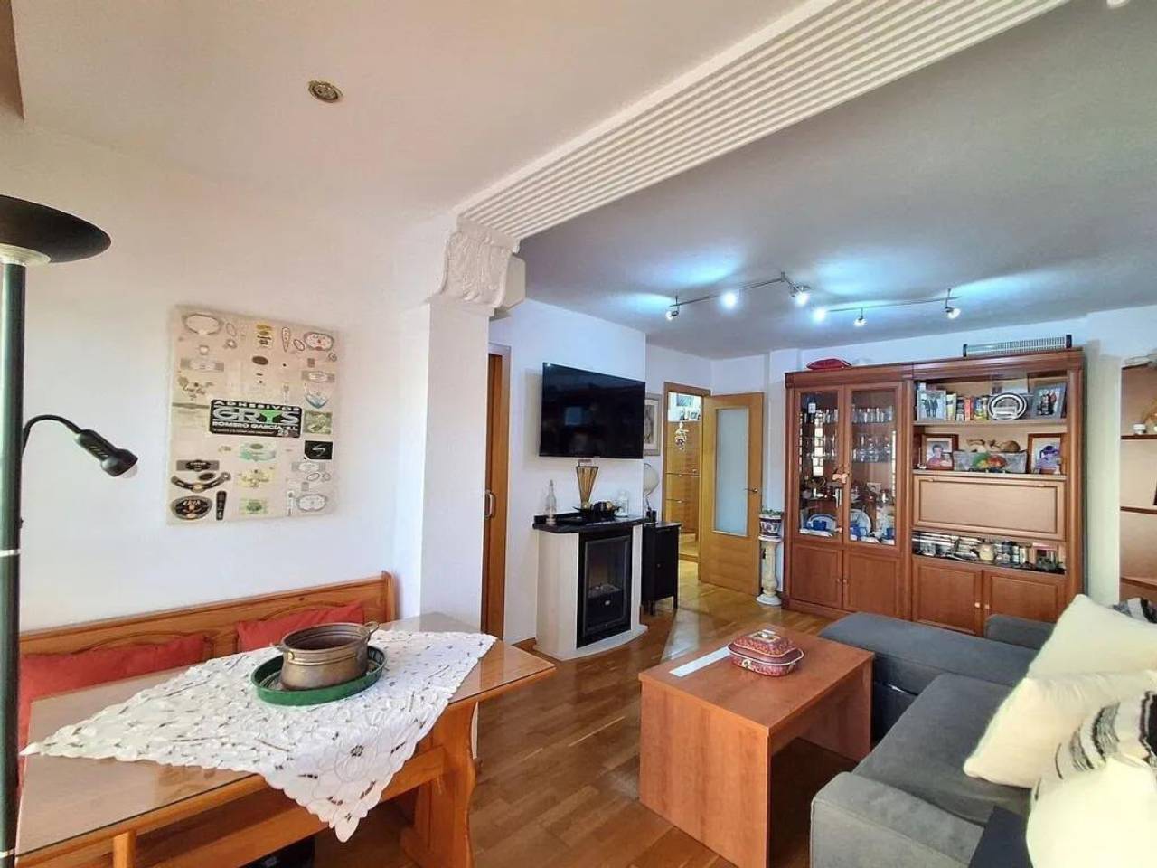PISO AMUEBLADO CON GARAJE Y TRASTERO