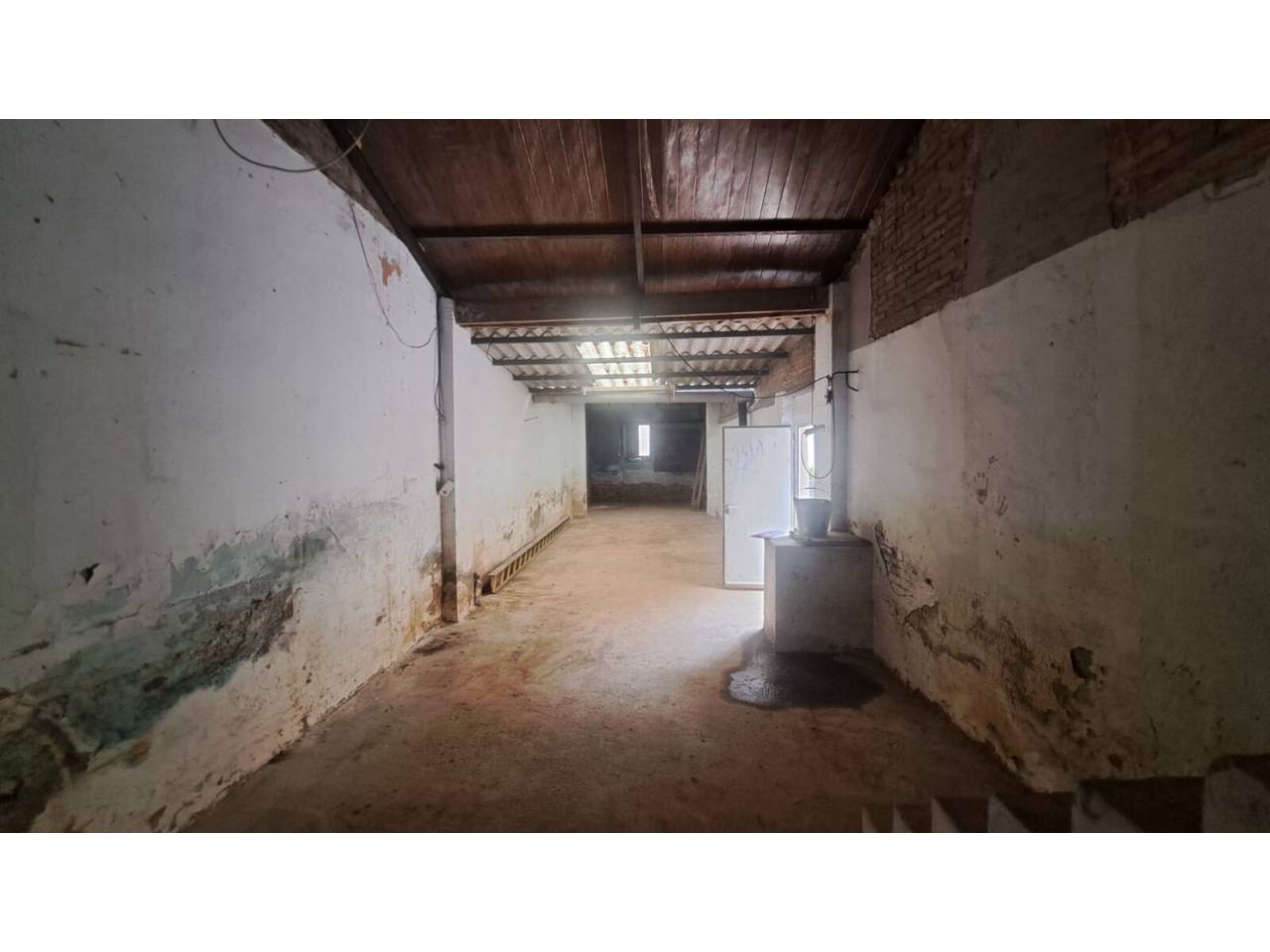 CASA ESQUINERA LLOC NOU