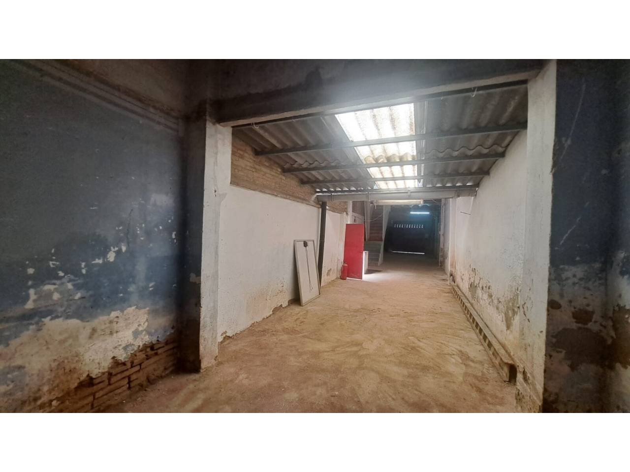 CASA ESQUINERA LLOC NOU