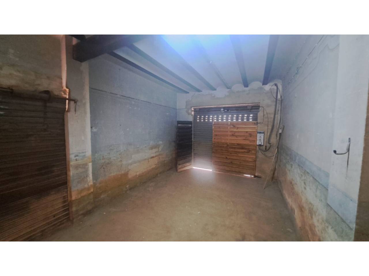 CASA ESQUINERA LLOC NOU