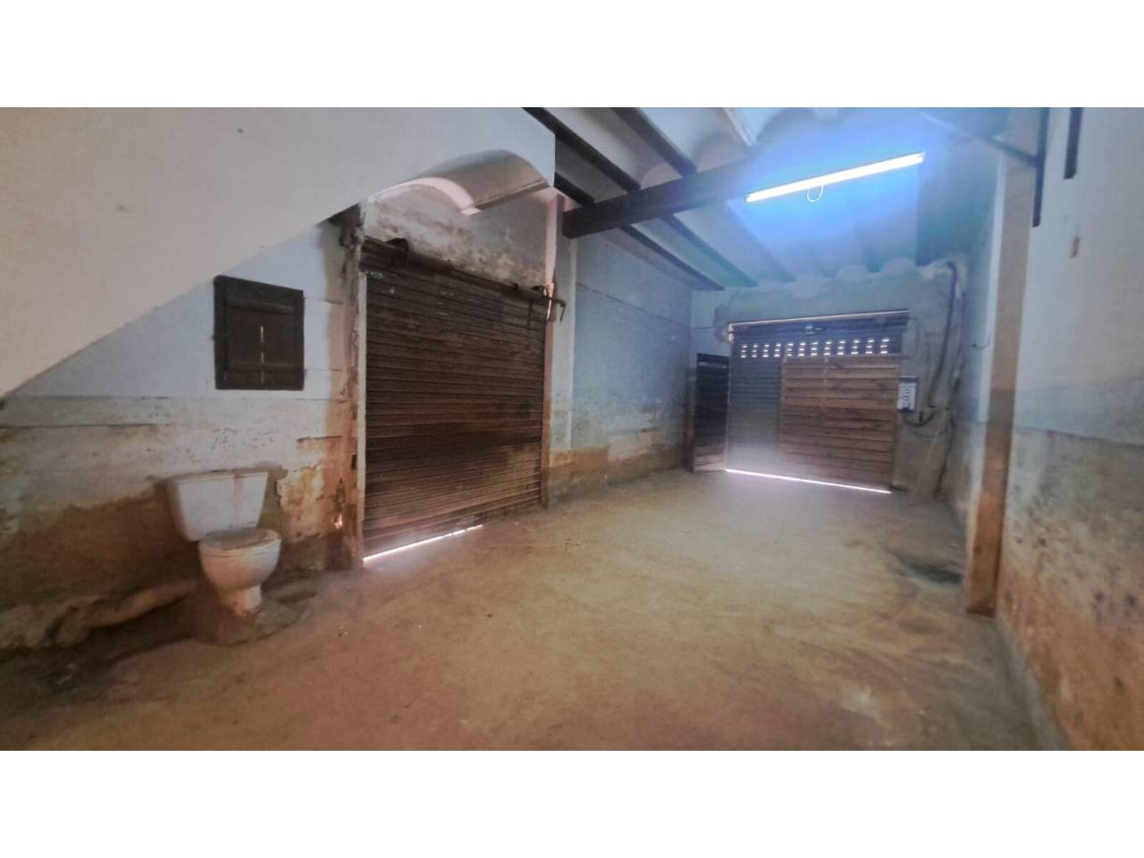 CASA ESQUINERA LLOC NOU