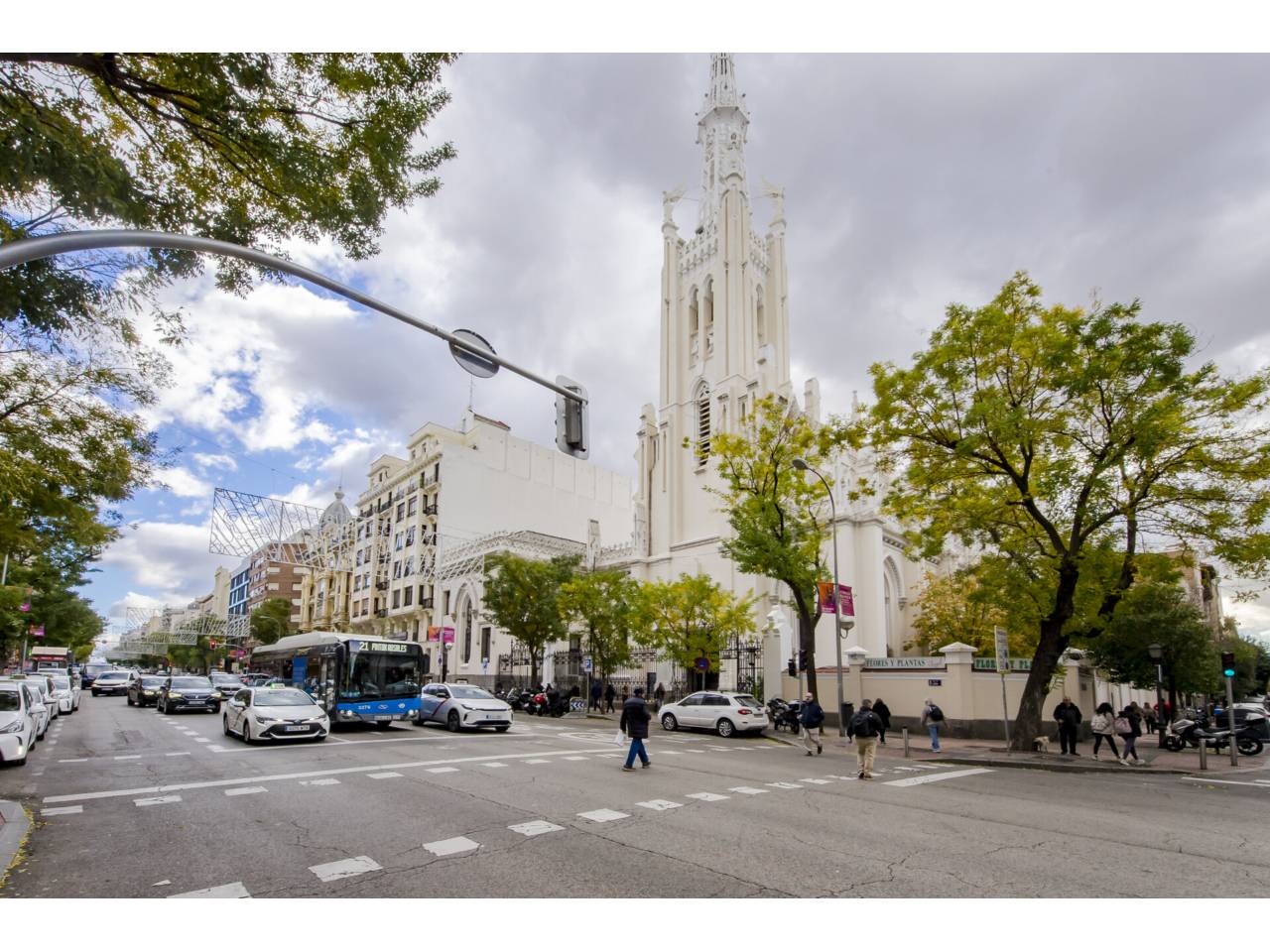 pisos en madrid-capital · recoletos 1250000.00€