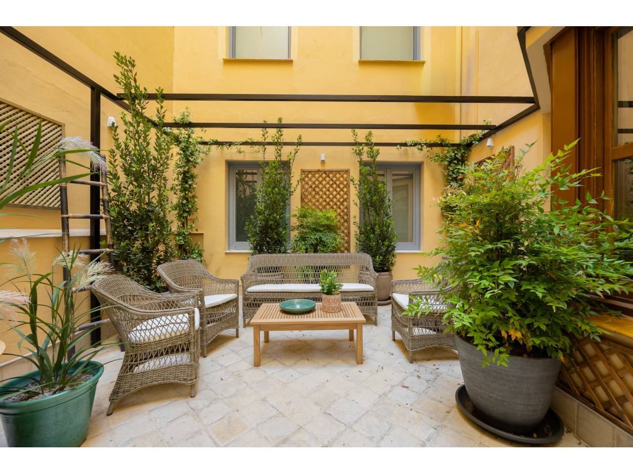 pisos en madrid-capital · castellana 7850000.00€