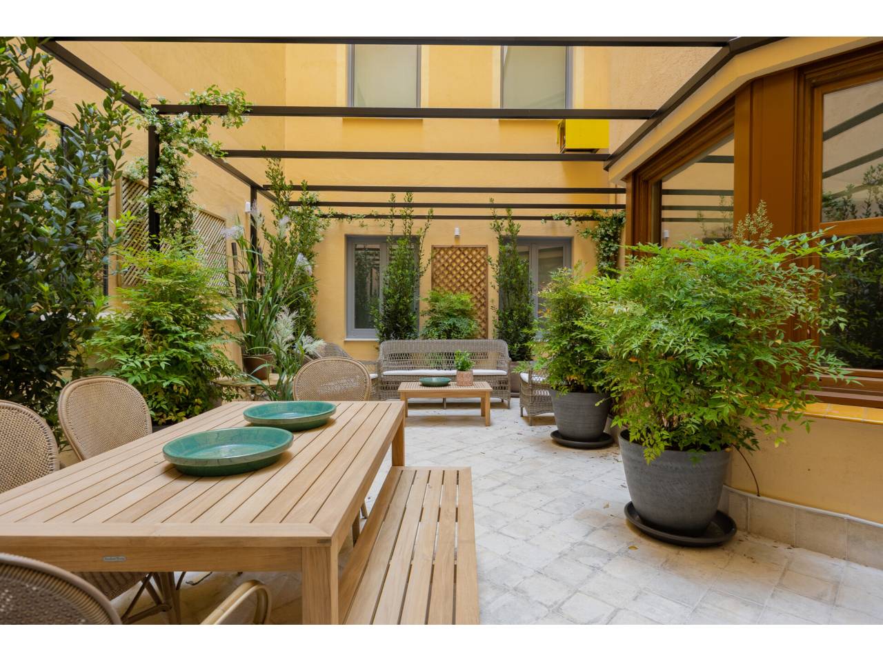 pisos en madrid-capital · castellana 7850000.00€