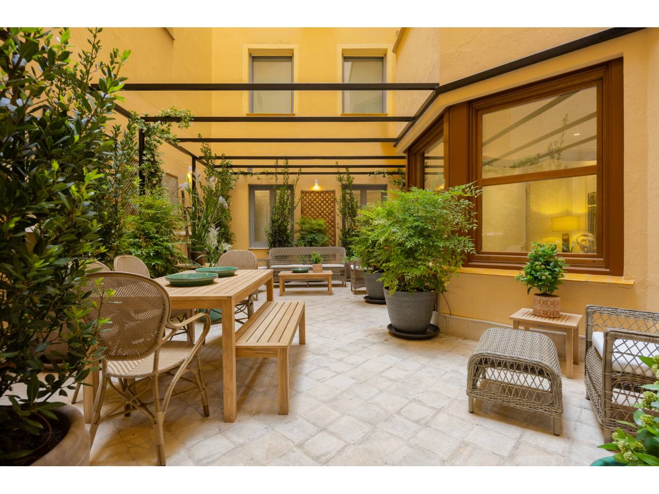 pisos en madrid-capital · castellana 7850000.00€