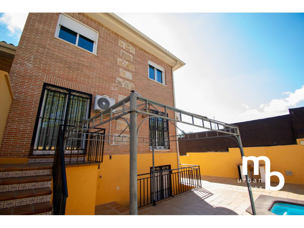 chalet-adosado en navalcarnero · navalcarnero 598000.00€