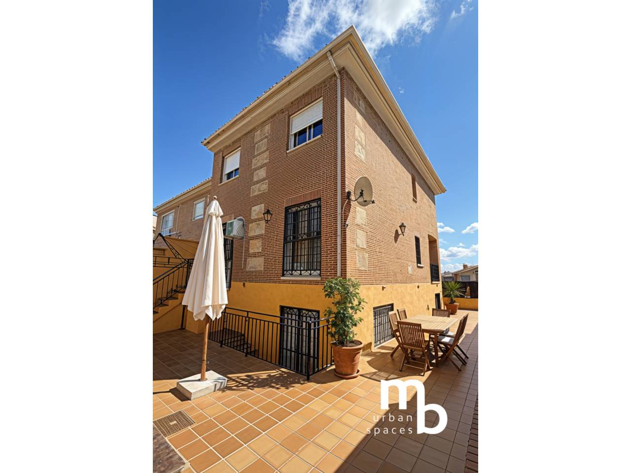 chalet-adosado en navalcarnero · navalcarnero 598000.00€