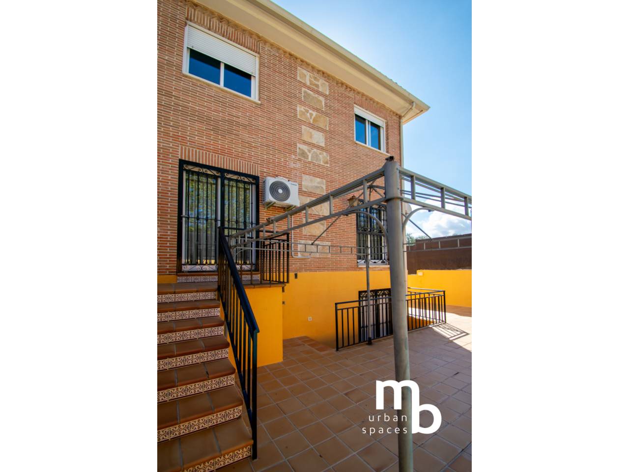 chalet-adosado en navalcarnero · navalcarnero 598000.00€