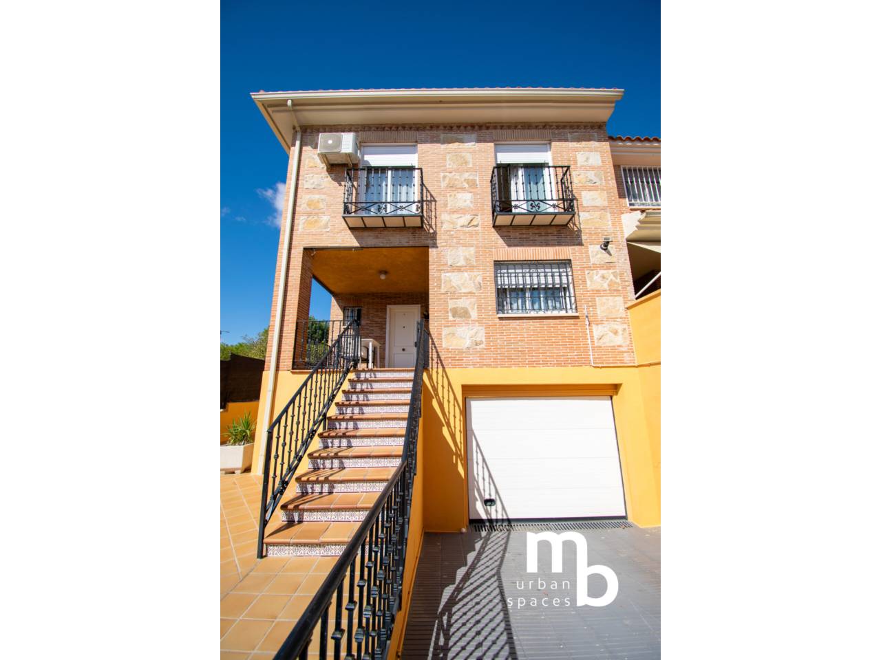 chalet-adosado en navalcarnero · navalcarnero 598000.00€