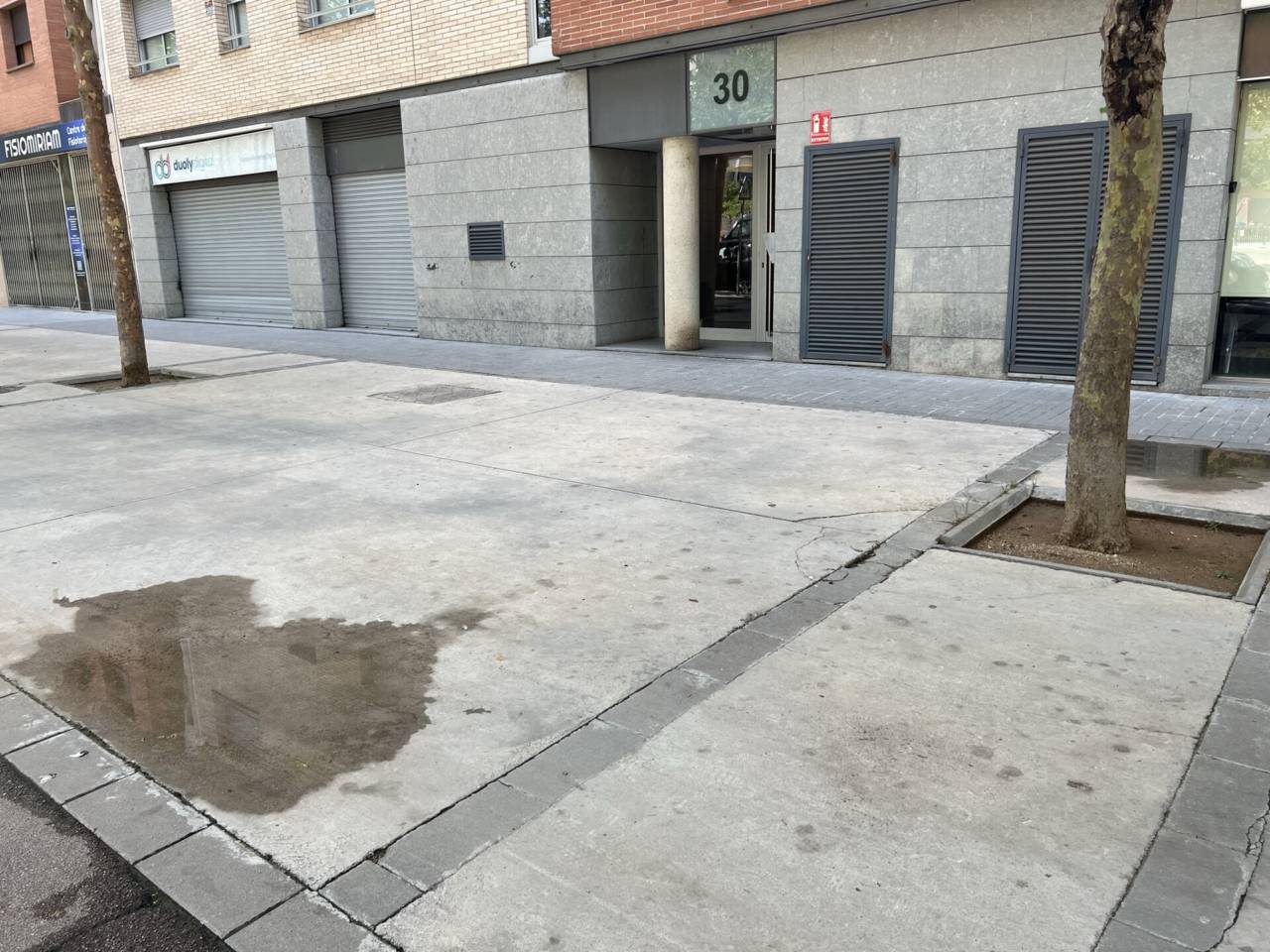 locales-comerciales en sabadell · eixample-sant-oleguer 36000.00€