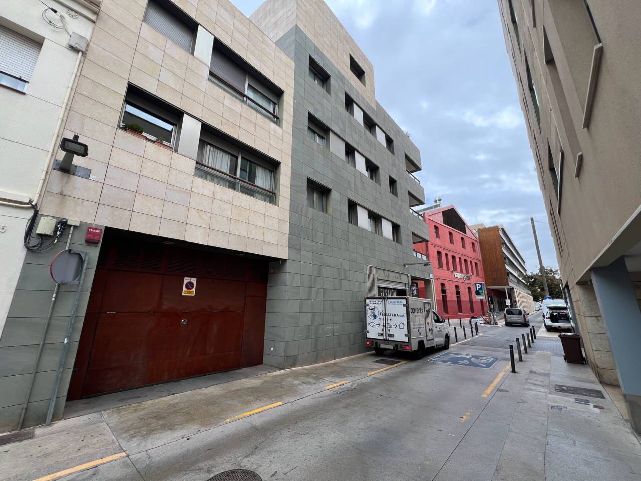 parking en terrassa · centre 21000.00€