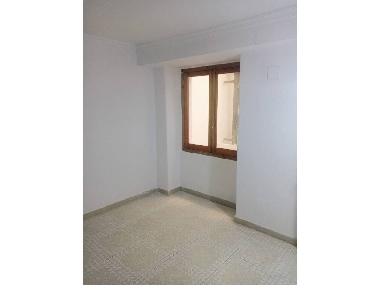 locales-comerciales en oliva · nucli-urba 58000.00€