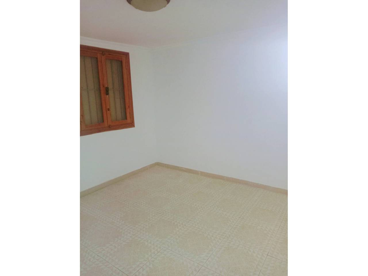locales-comerciales en oliva · nucli-urba 58000.00€