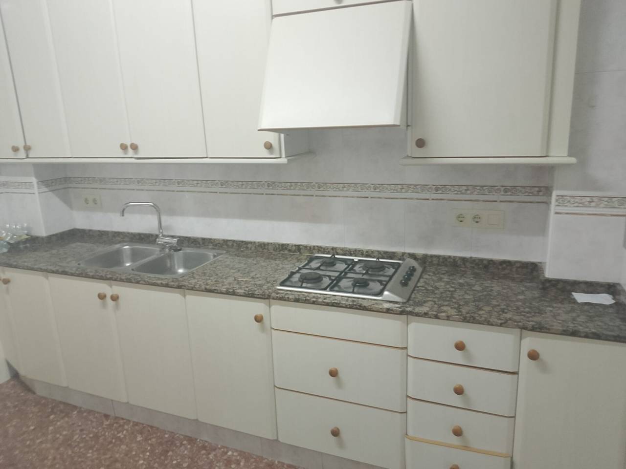 locales-comerciales en oliva · nucli-urba 103000.00€