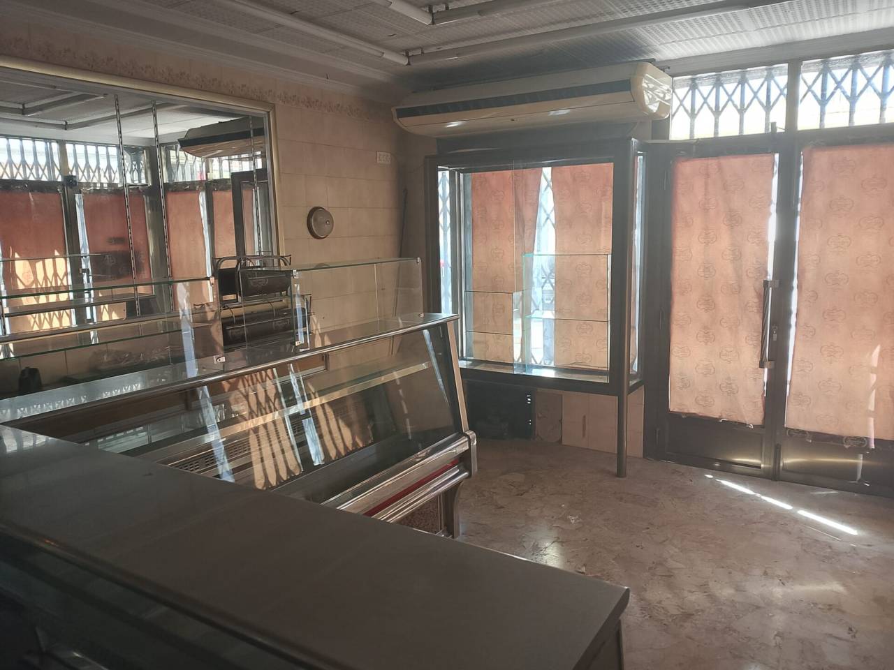 locales-comerciales en oliva · nucli-urba 103000.00€