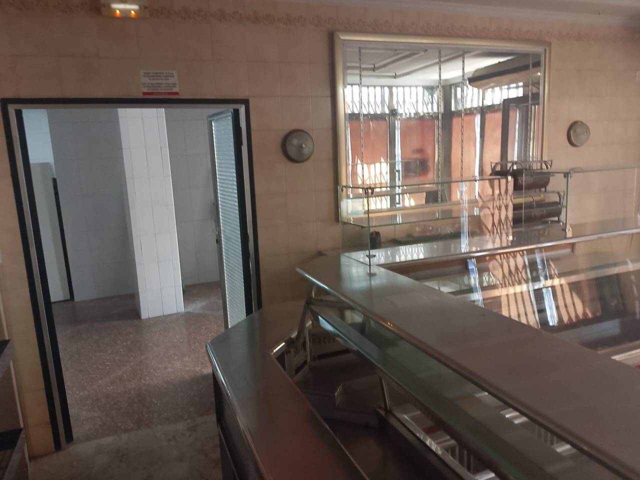 locales-comerciales en oliva · nucli-urba 103000.00€
