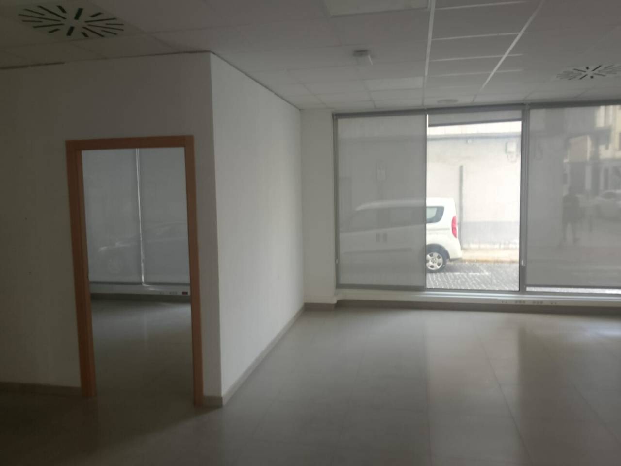 locales-comerciales en oliva · nucli-urba €
