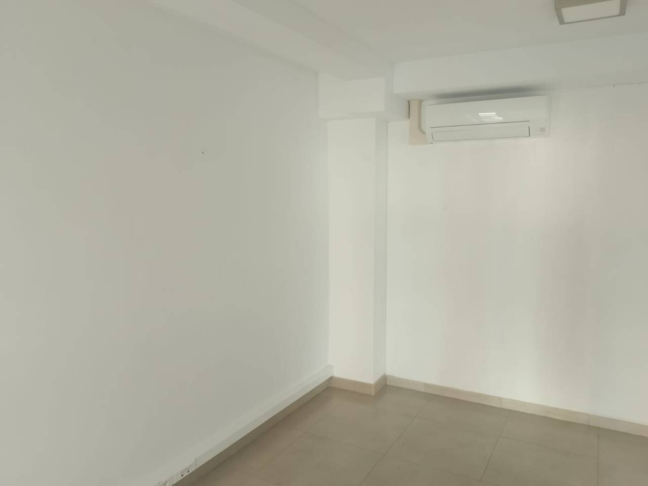 locales-comerciales en oliva · nucli-urba €