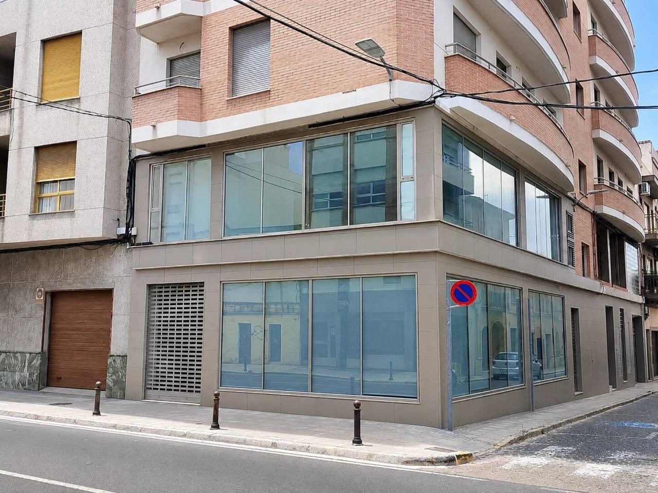 locales-comerciales en oliva · nucli-urba €