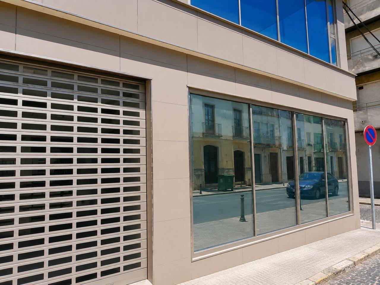 locales-comerciales en oliva · nucli-urba €