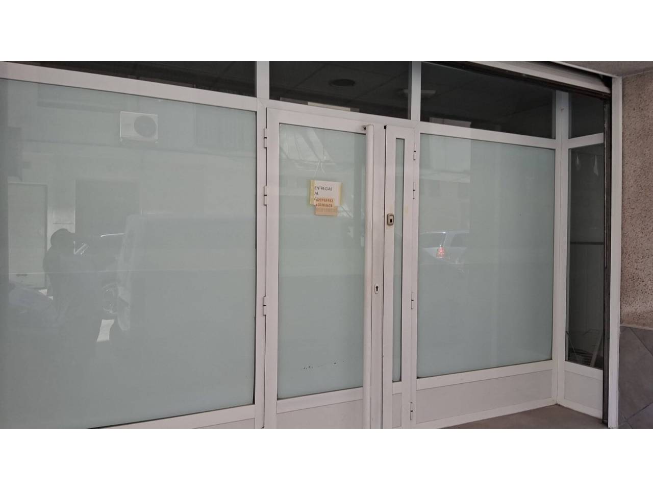 locales-comerciales en oliva · nucli-urba 87000.00€