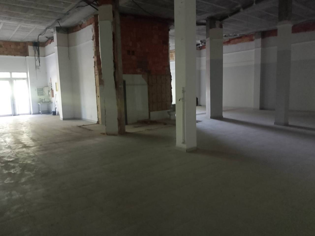locales-comerciales en oliva · nucli-urba €