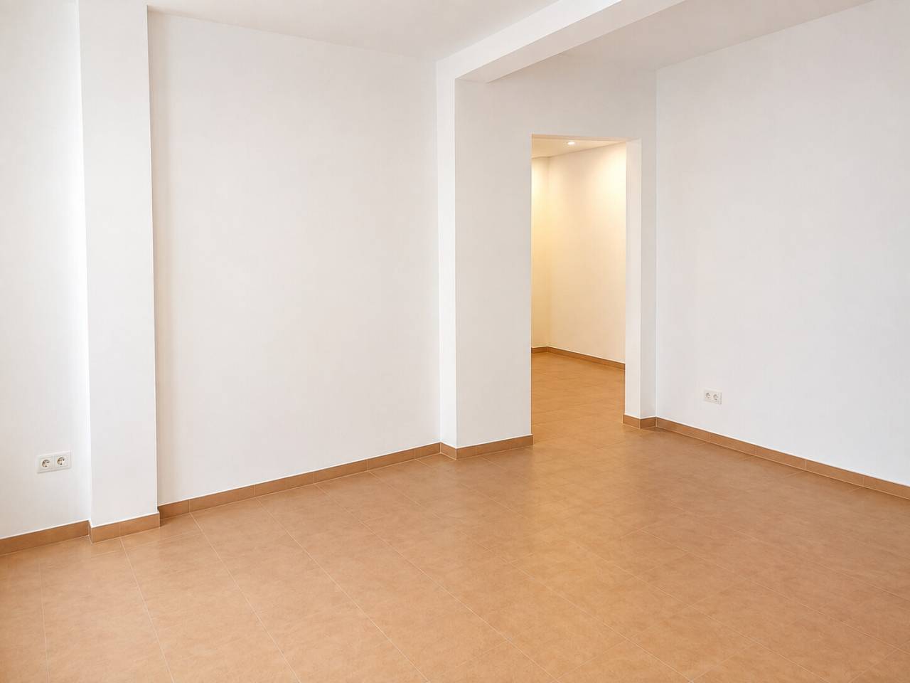 locales-comerciales en oliva · nucli-urba 75000.00€