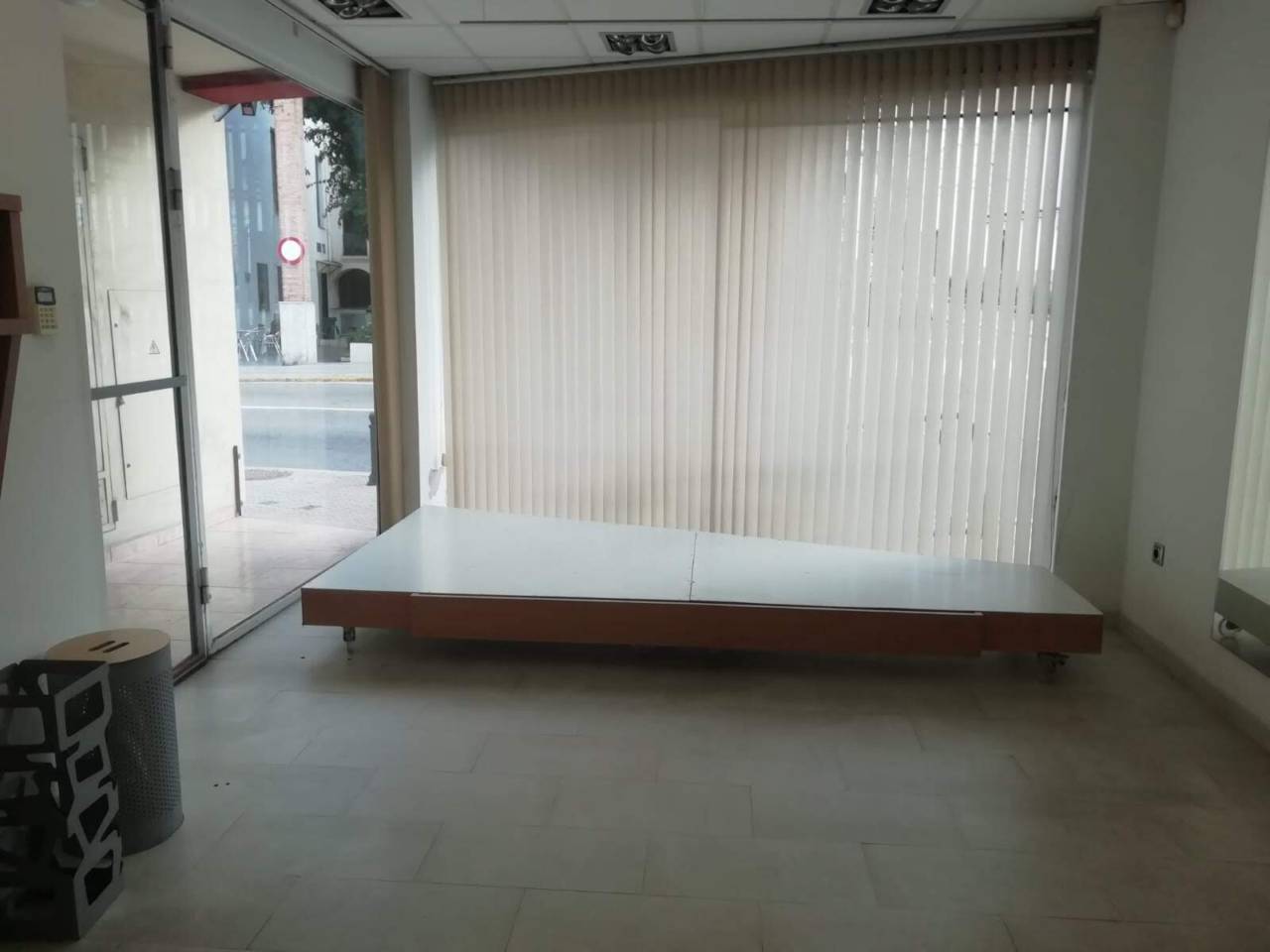 locales-comerciales en oliva · nucli-urba 90000.00€