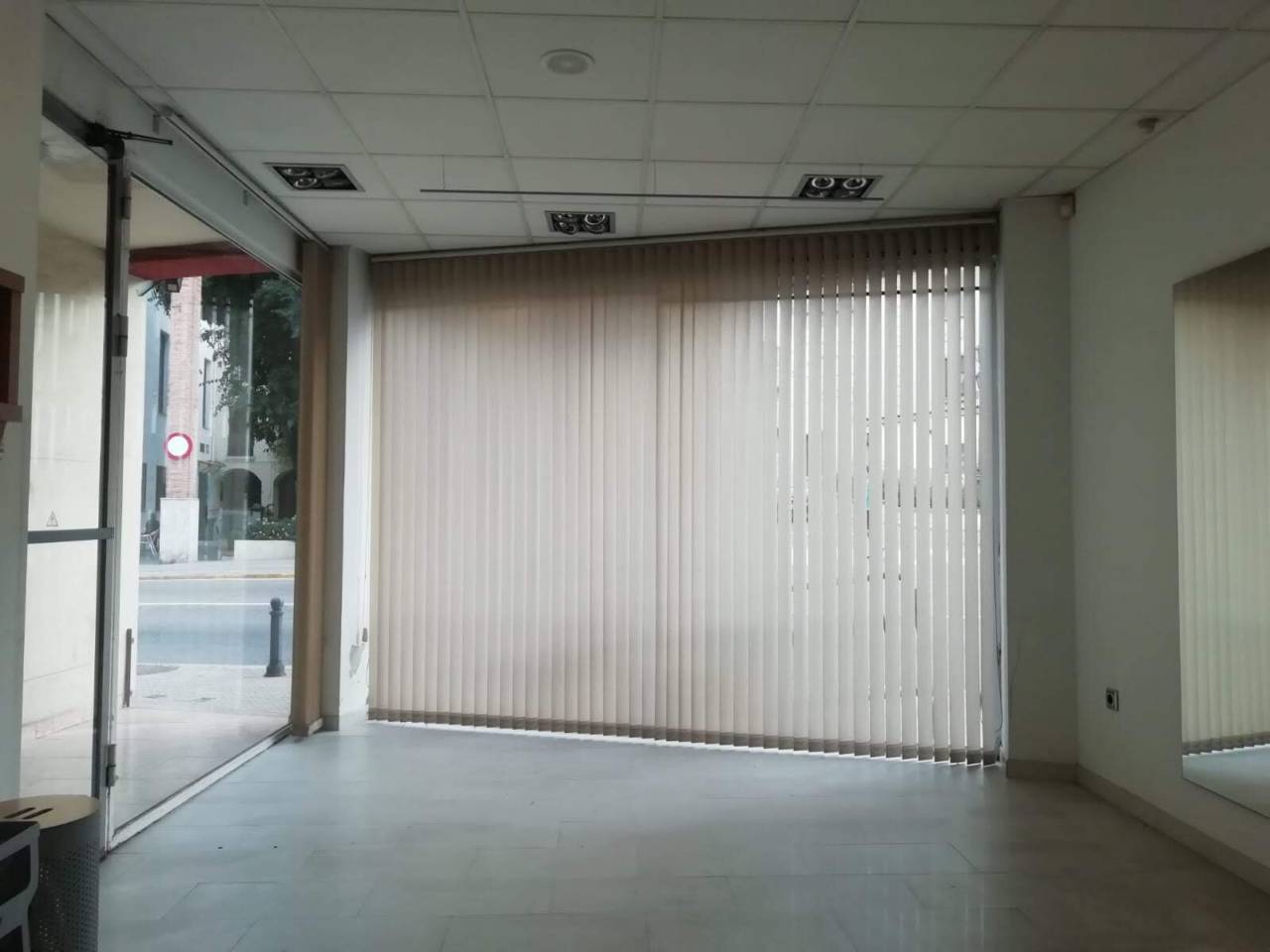 locales-comerciales en oliva · nucli-urba 90000.00€