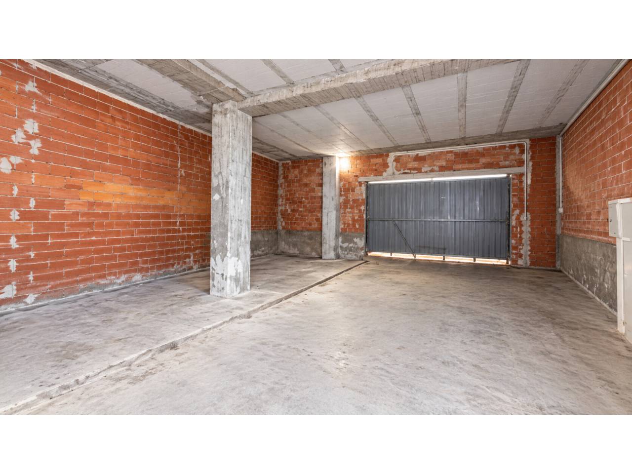 locales-comerciales en oliva · nucli-urba €