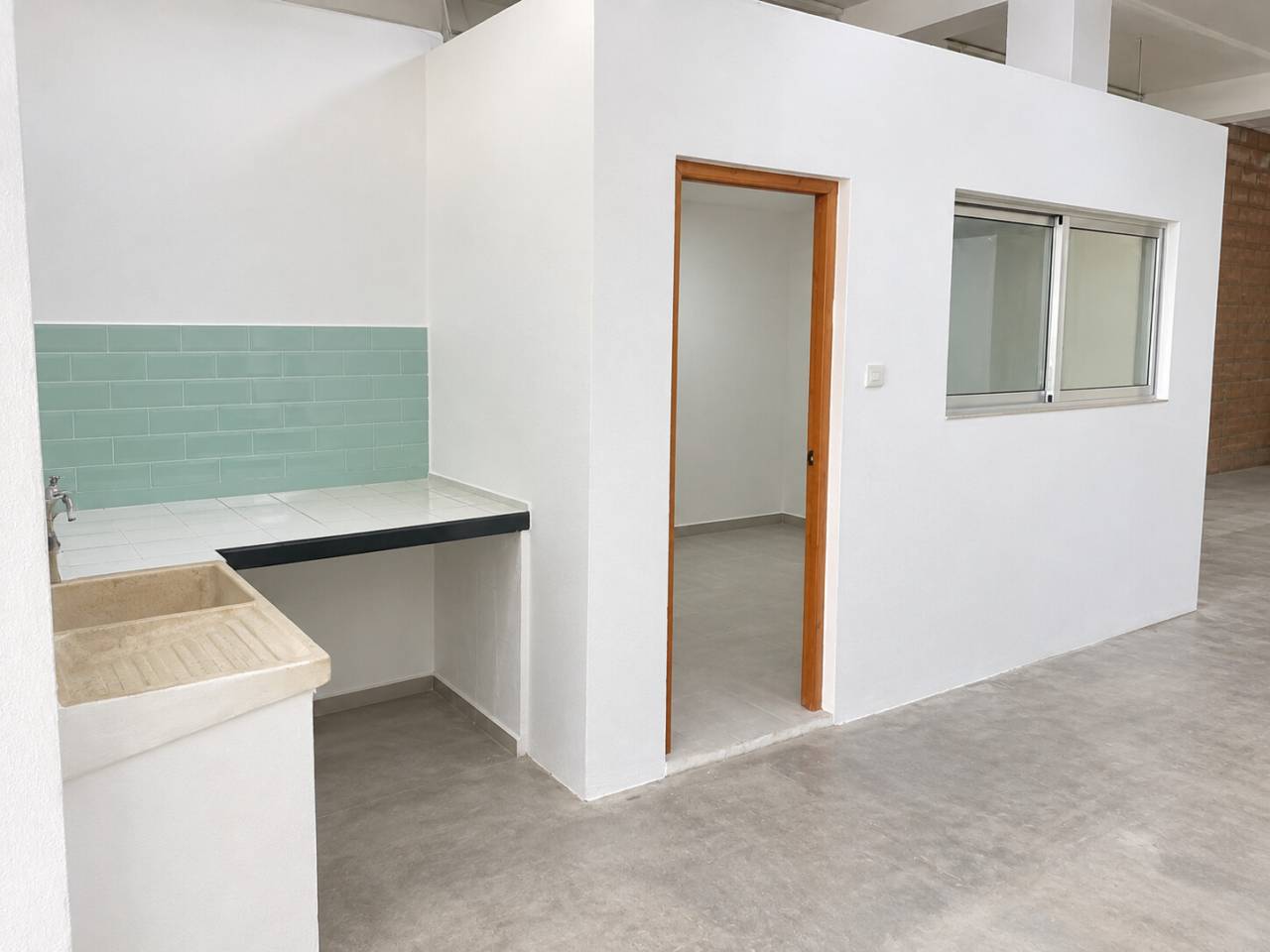 locales-comerciales en oliva · nucli-urba 100000.00€