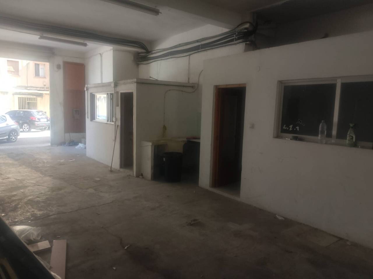 locales-comerciales en oliva · nucli-urba 100000.00€